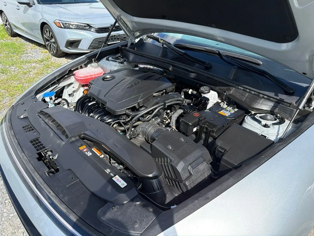 Used 2024 Silver Hyundai SEL image 41