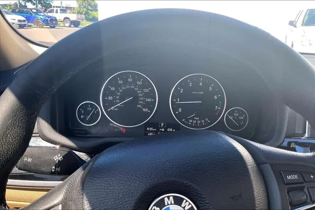 Used 2017 Glacier Silver Metallic BMW sDrive28i image 19