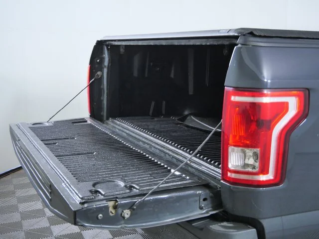Used 2017 Gray Ford XLT image 9