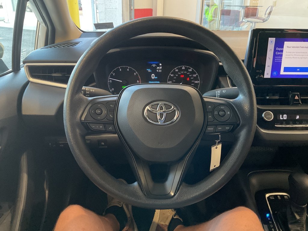 Used 2025 White Toyota LE image 19