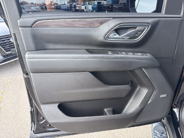 Used 2023 Black Chevrolet Z71 image 12
