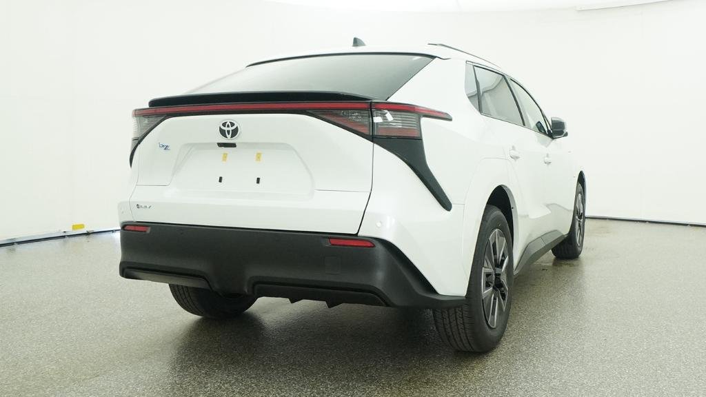 New 2026 Wind Chill Pearl Toyota XLE image 12