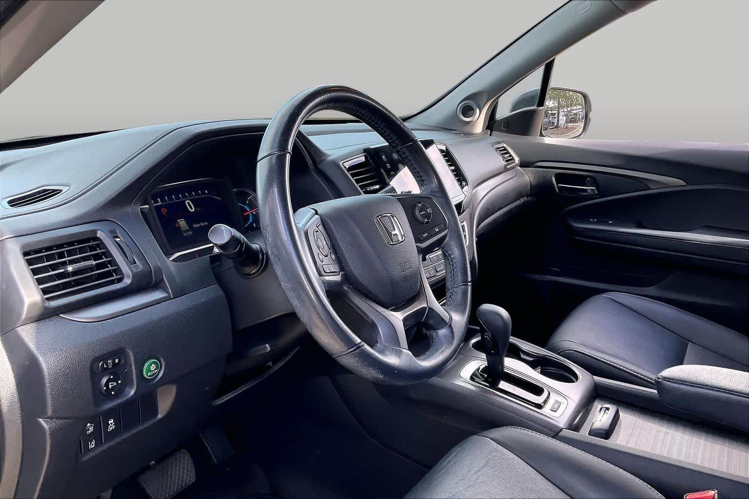 Used 2020 Modern Steel Metallic Honda EX-L image 17