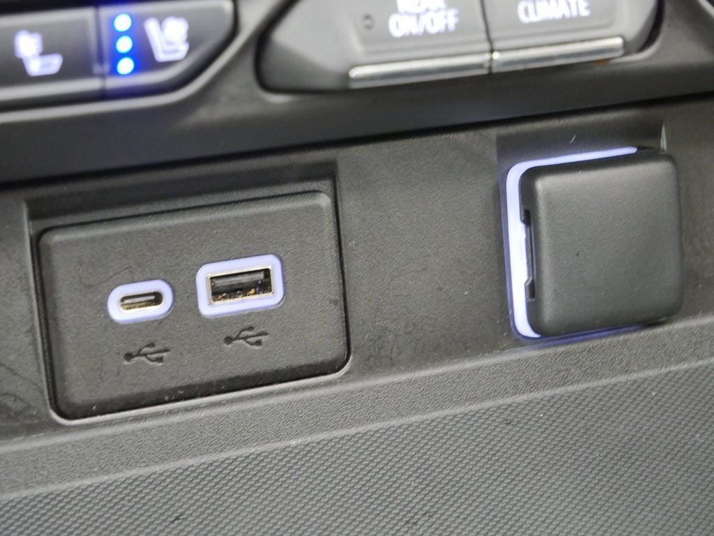 Used 2022 Black Chevrolet High Country image 46