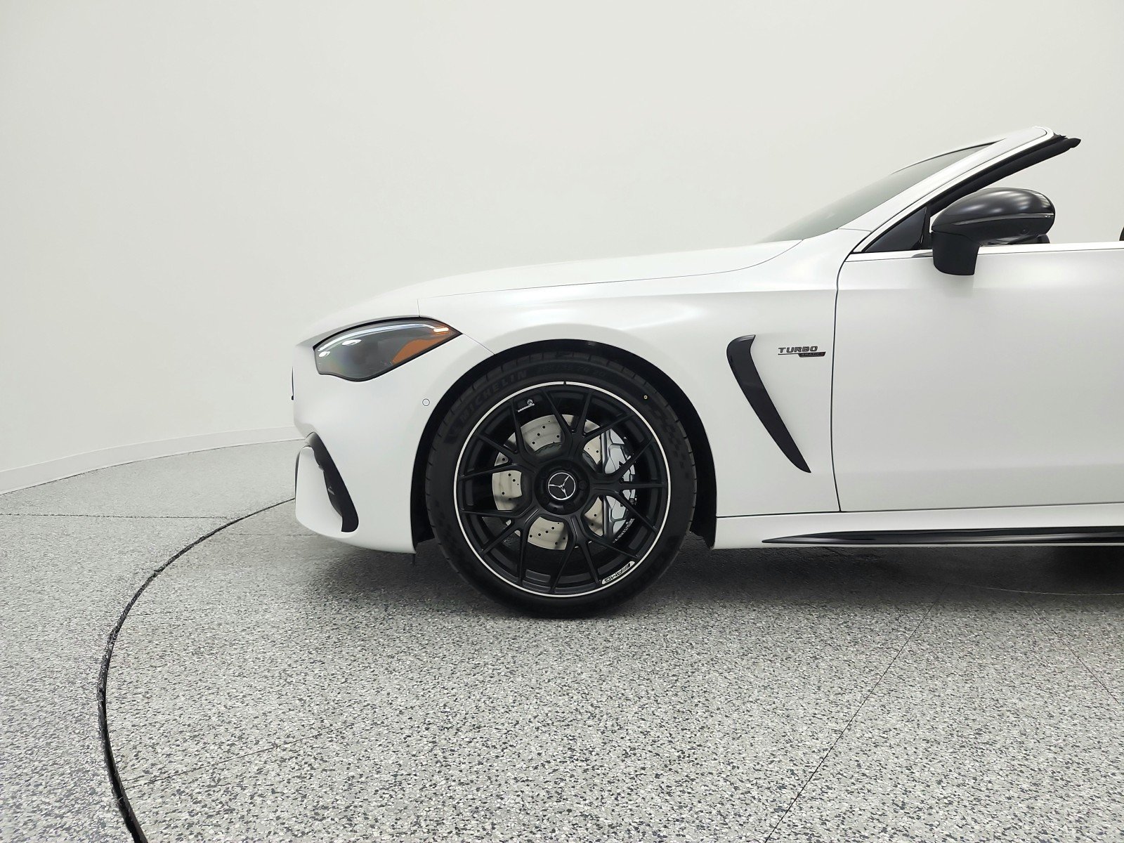 New 2026 MANUFAKTUR Moonlight White Metallic Mercedes-Benz AMG® CLE 53 4MATIC+ Cabriolet image 19