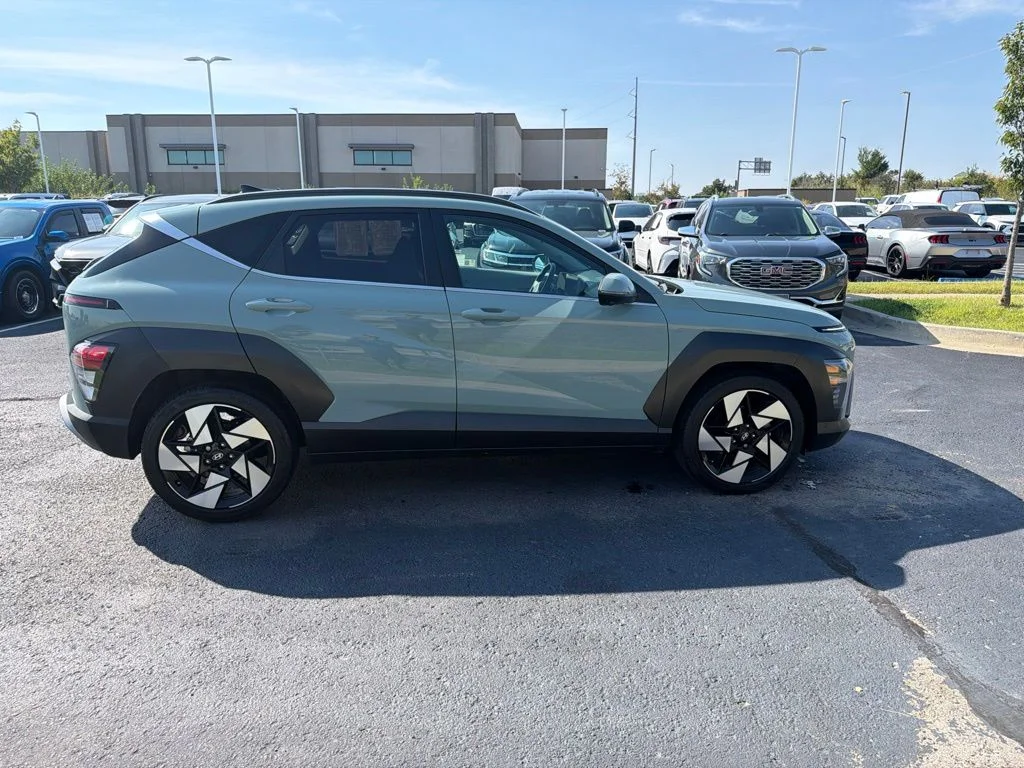 Used 2024 Green Hyundai Limited image 8