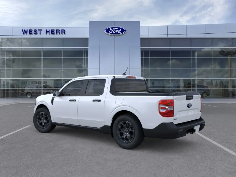 New 2025 Space White Metallic Ford XLT image 4