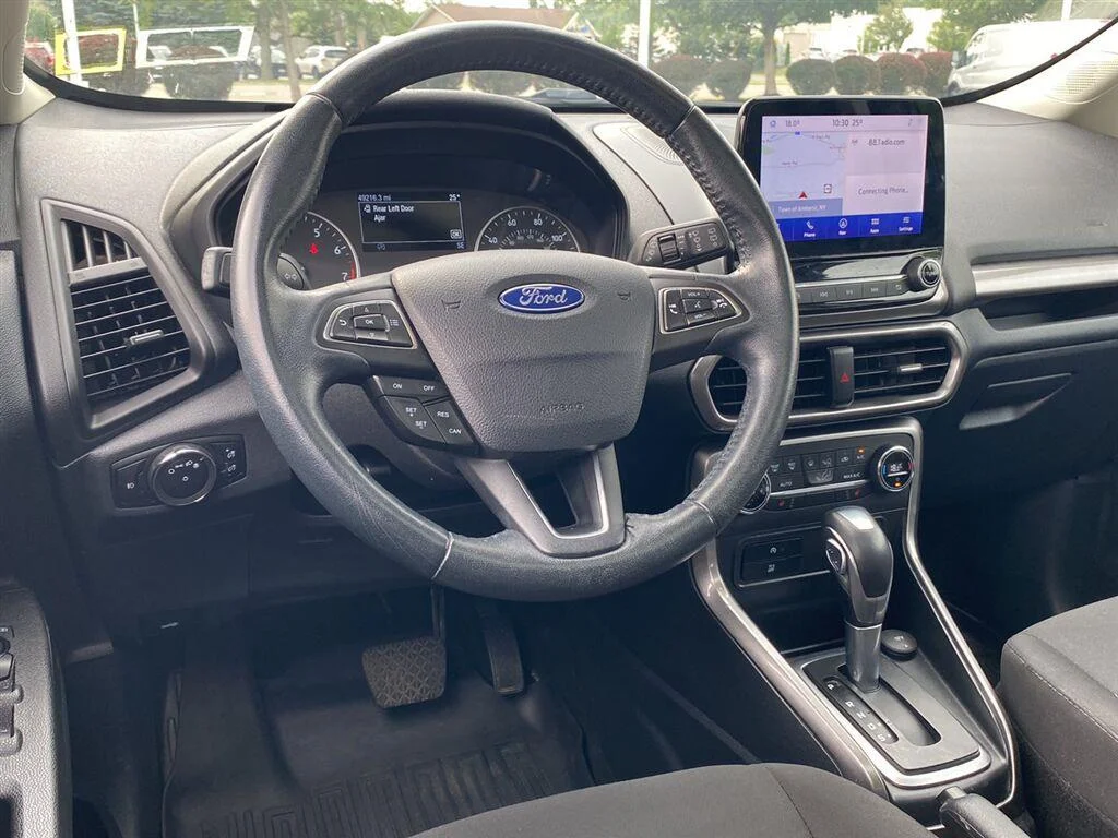 Used 2020 White Platinum Metallic Tri-Coat Ford SE image 4