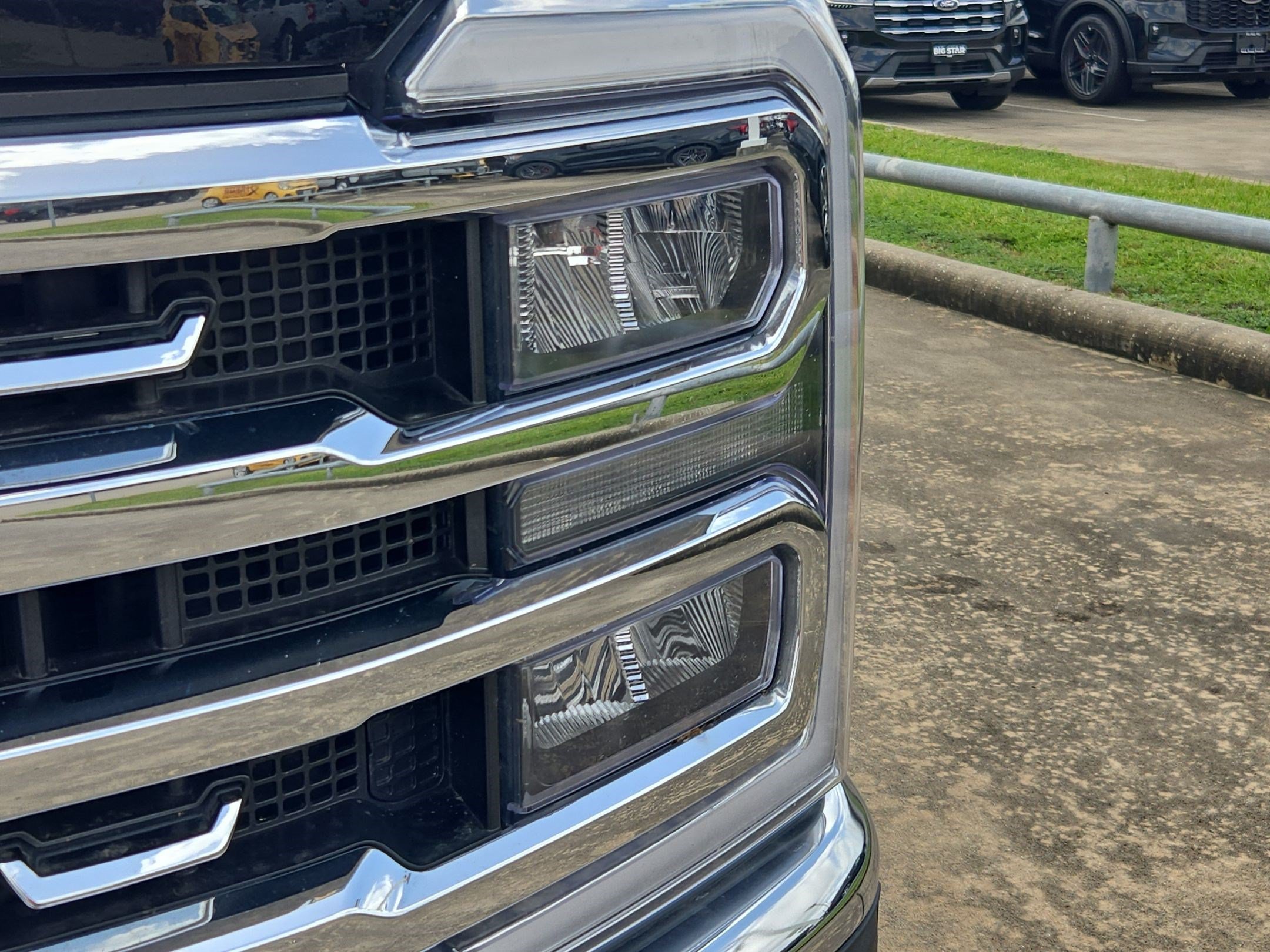 Certified Used 2025 Blue Ford Lariat image 9