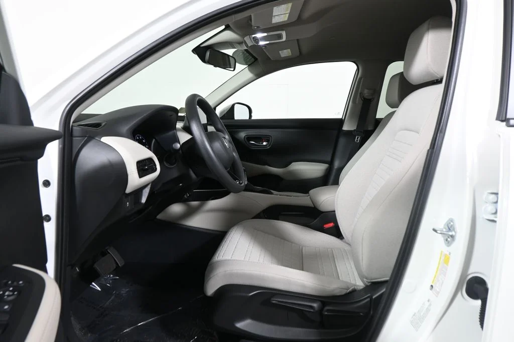 Used 2026 White Honda LX image 3