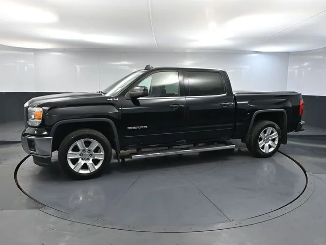 Used 2015 Black GMC SLE image 11