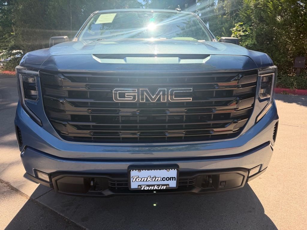 Used 2024 Blue GMC Elevation image 8