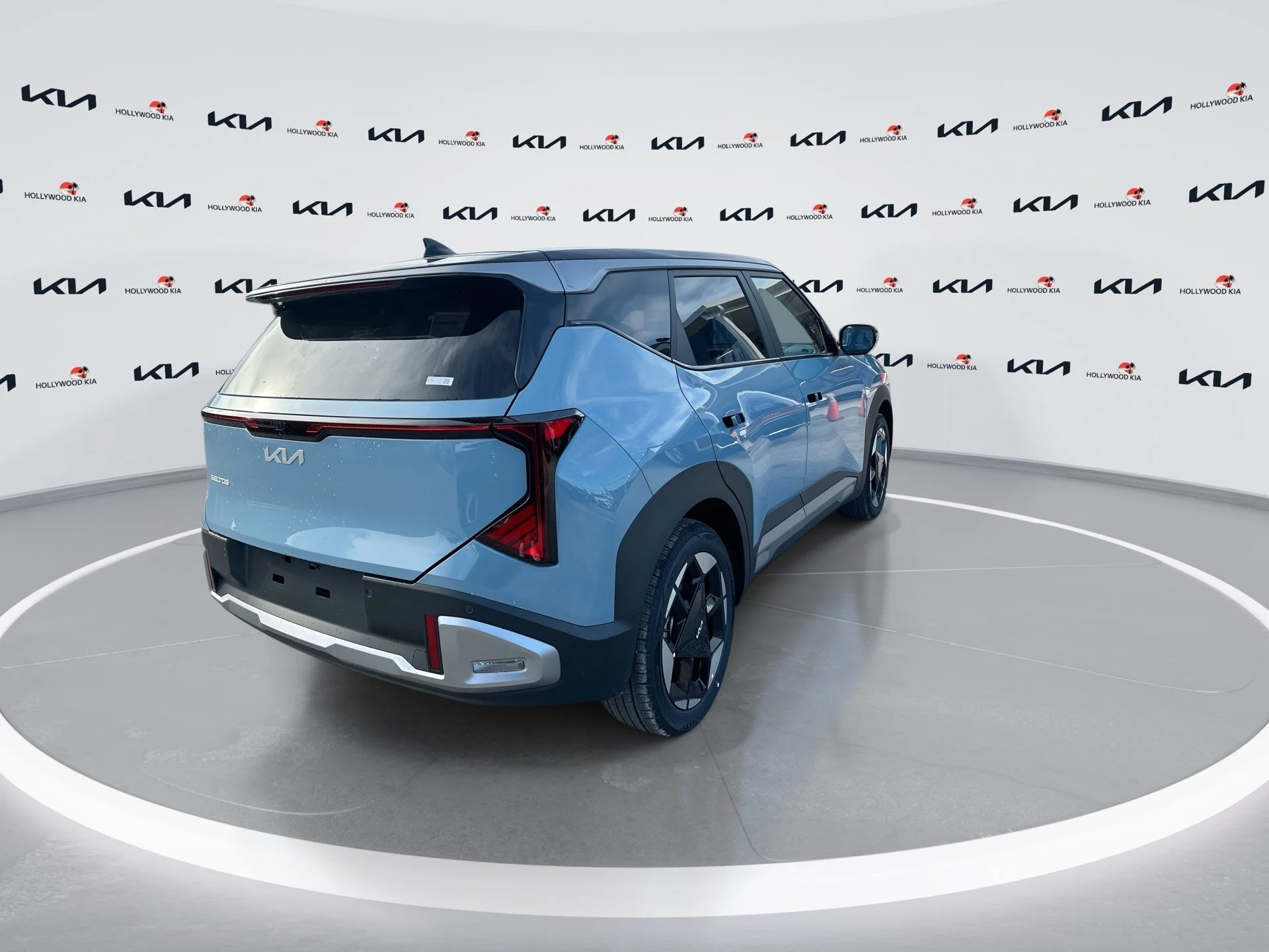 New 2027 Frost Blue / Black Roof Kia S image 8