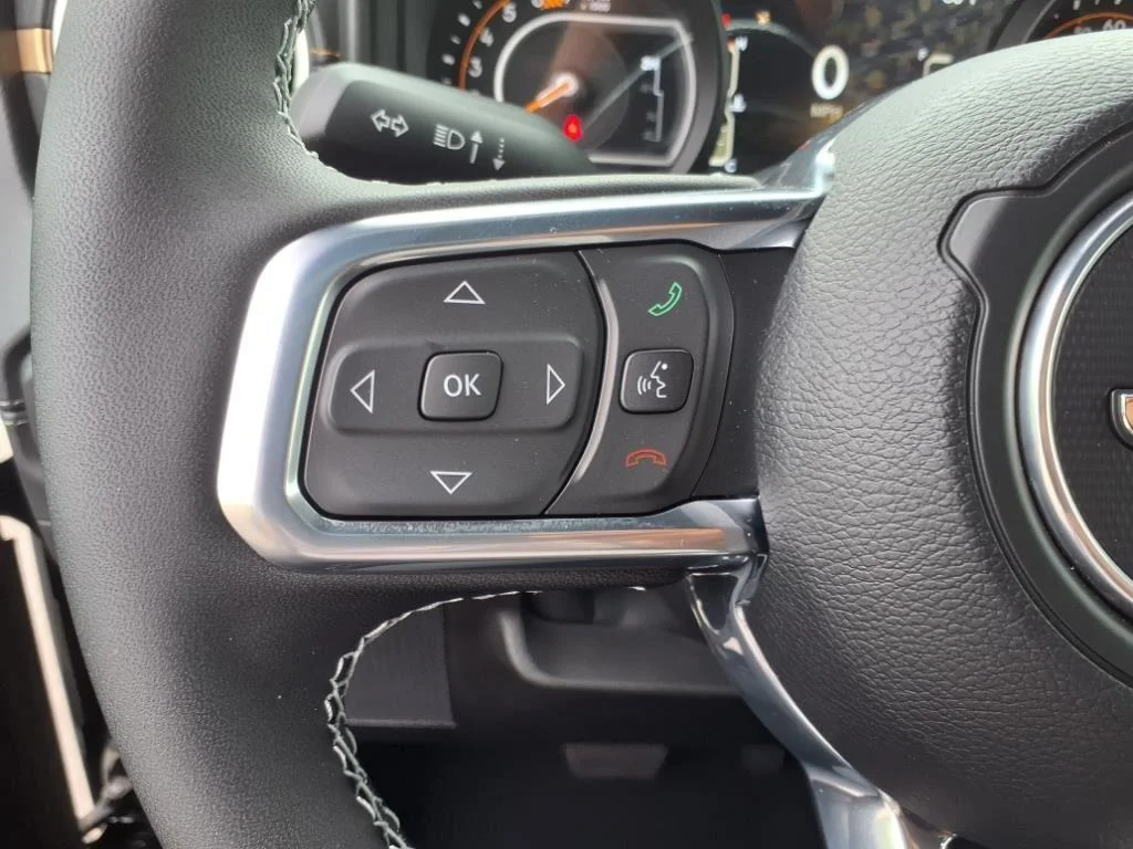 2025 Jeep Wrangler 4-Door Sahara - Photo 14