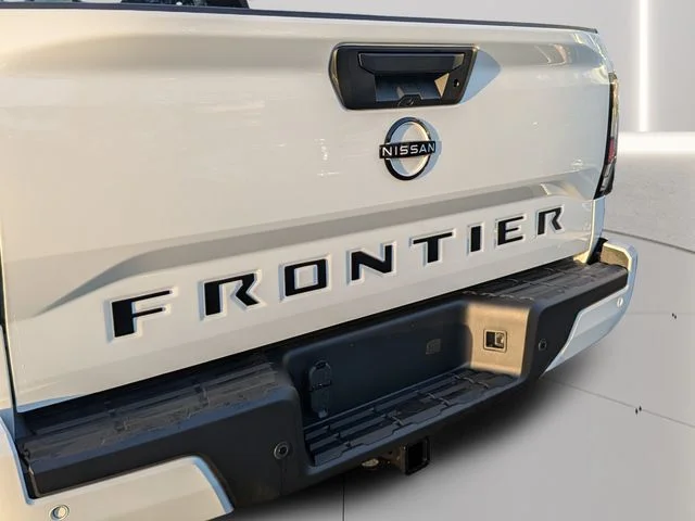New 2026 Glacier White Nissan Crew Cab SV image 9