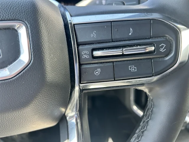 Used 2025 GRAY GMC AWD Elevation image 26