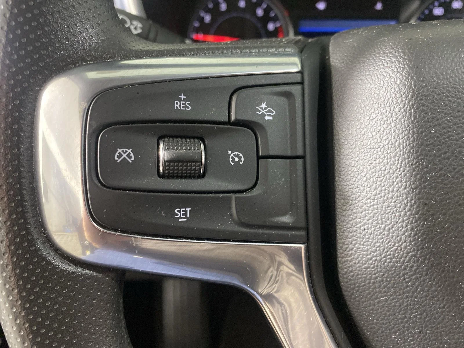 Used 2023 Black Chevrolet 2LT image 14