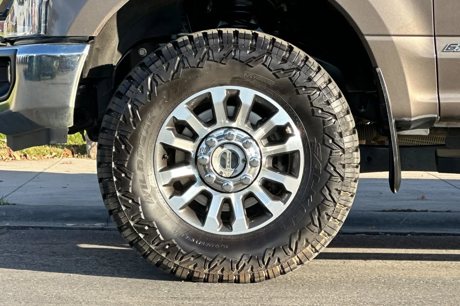 Used 2022 Stone Gray Metallic Ford LARIAT image 25