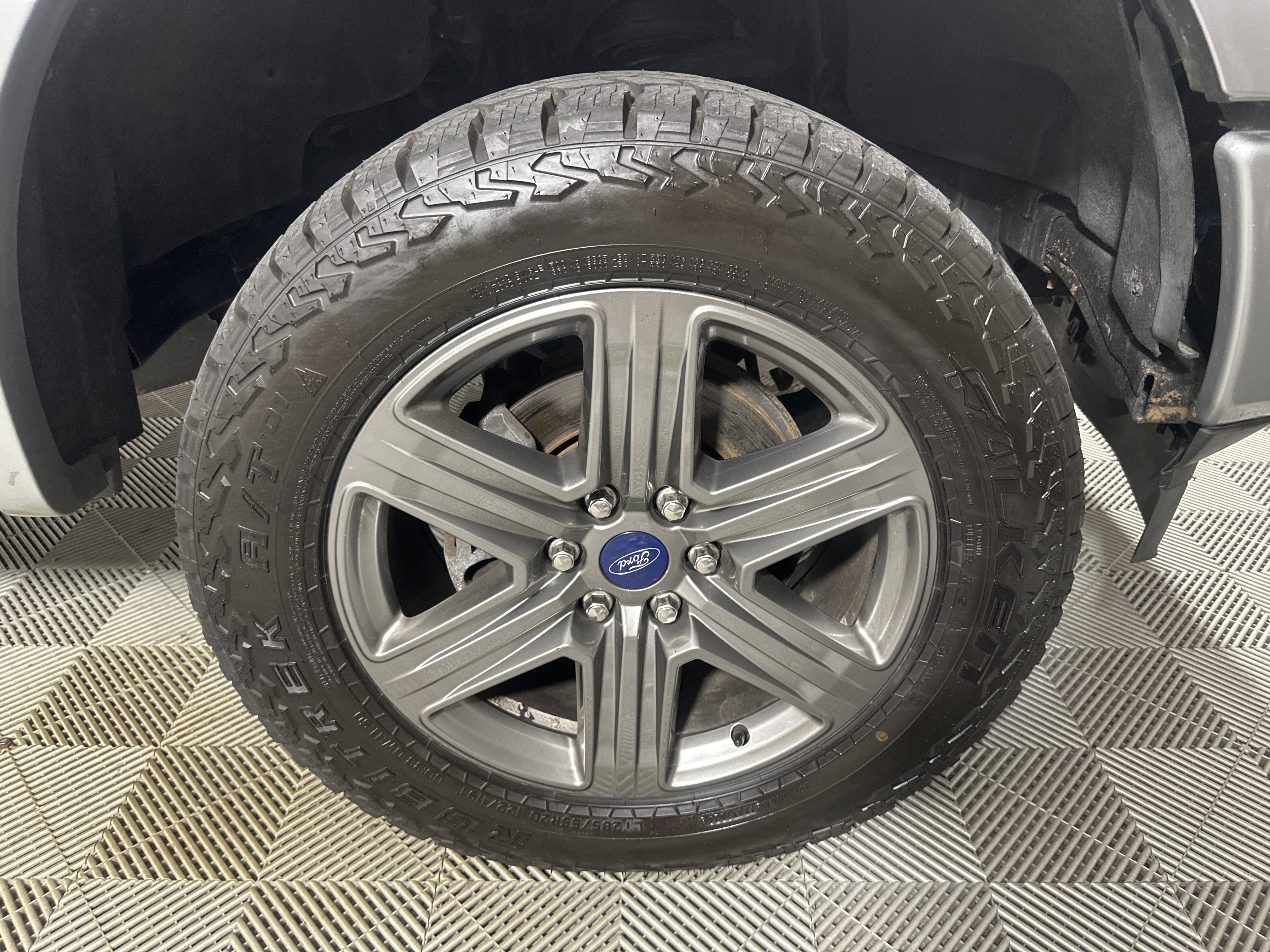 Used 2020 Silver Ford  image 29