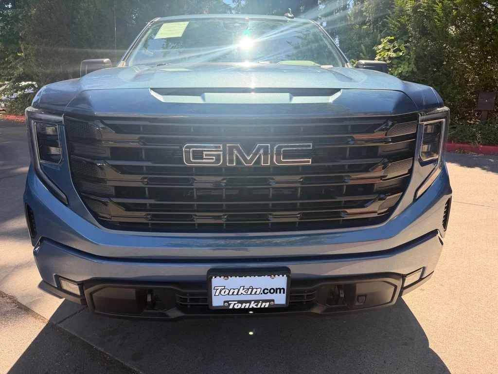 Used 2024 Blue GMC Elevation image 9