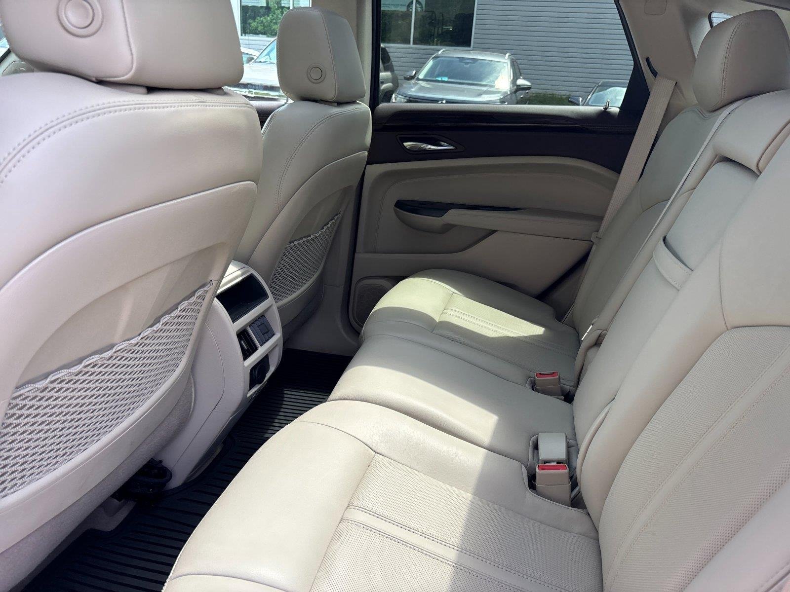 Used 2013 Platinum Ice Tricoat Cadillac Performance Collection image 32