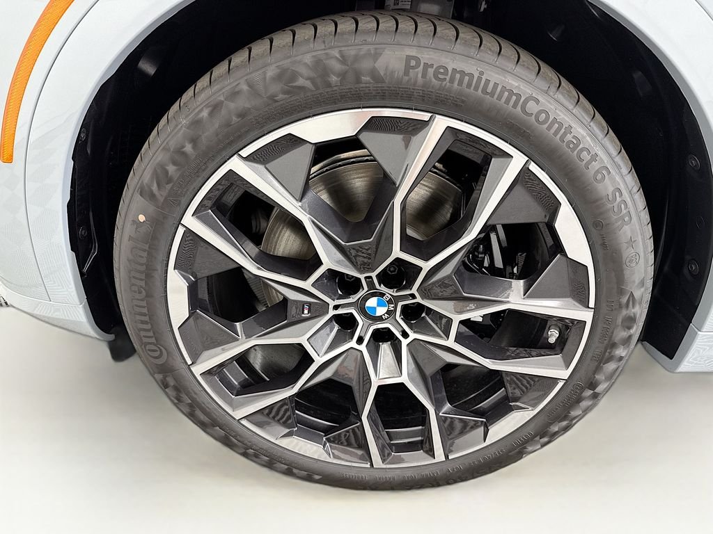 Used 2026 Gray Metallic BMW xDrive40i image 30