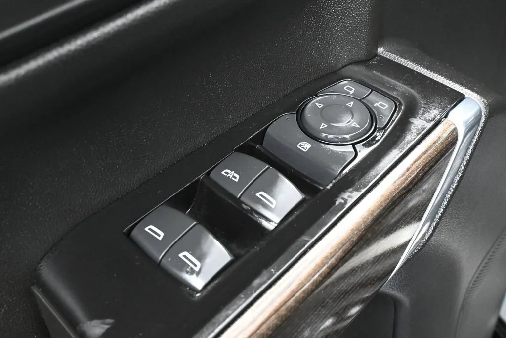 Used 2019 Black Chevrolet LT image 13
