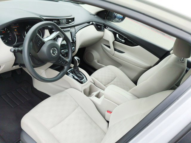 Used 2020 Silver Nissan SV image 19