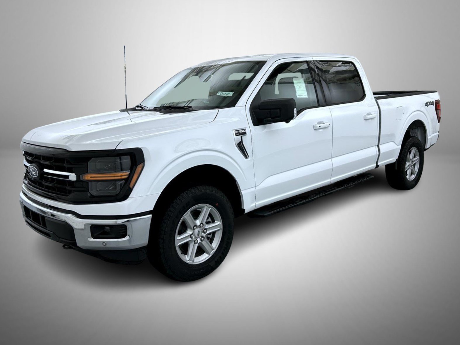New 2026 Oxford White Ford XLT image 1