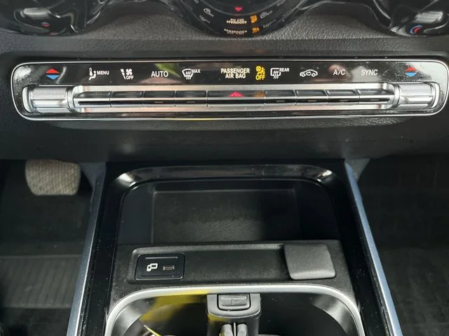Used 2020  Mercedes-Benz GLB 250 image 19