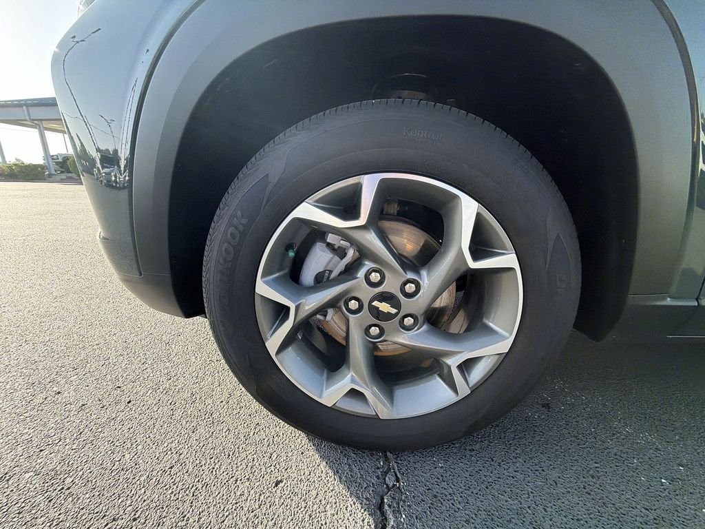 Used 2025 Gray Chevrolet LT image 16