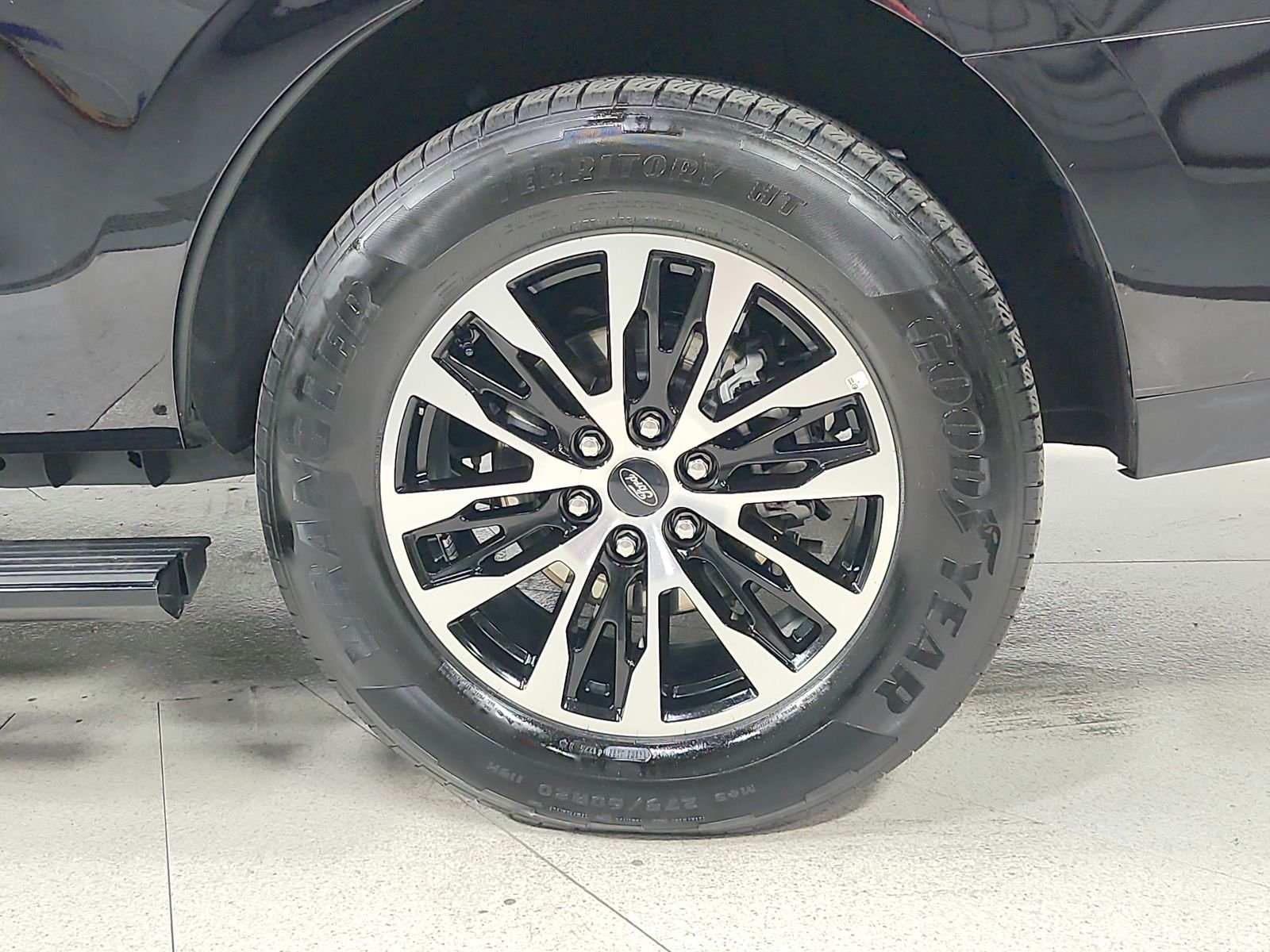 Used 2025 Agate Black Ford Platinum image 59
