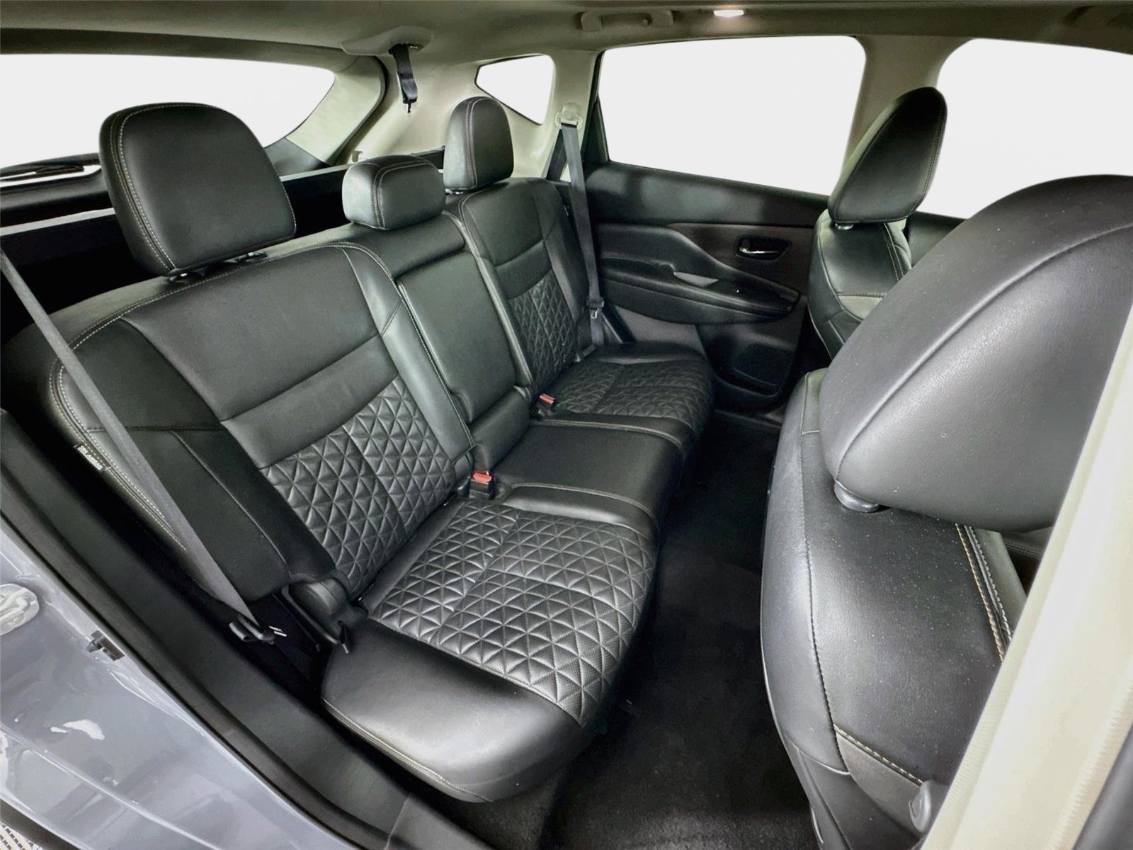 Used 2023 Boulder Gray Pearl Nissan Platinum image 28