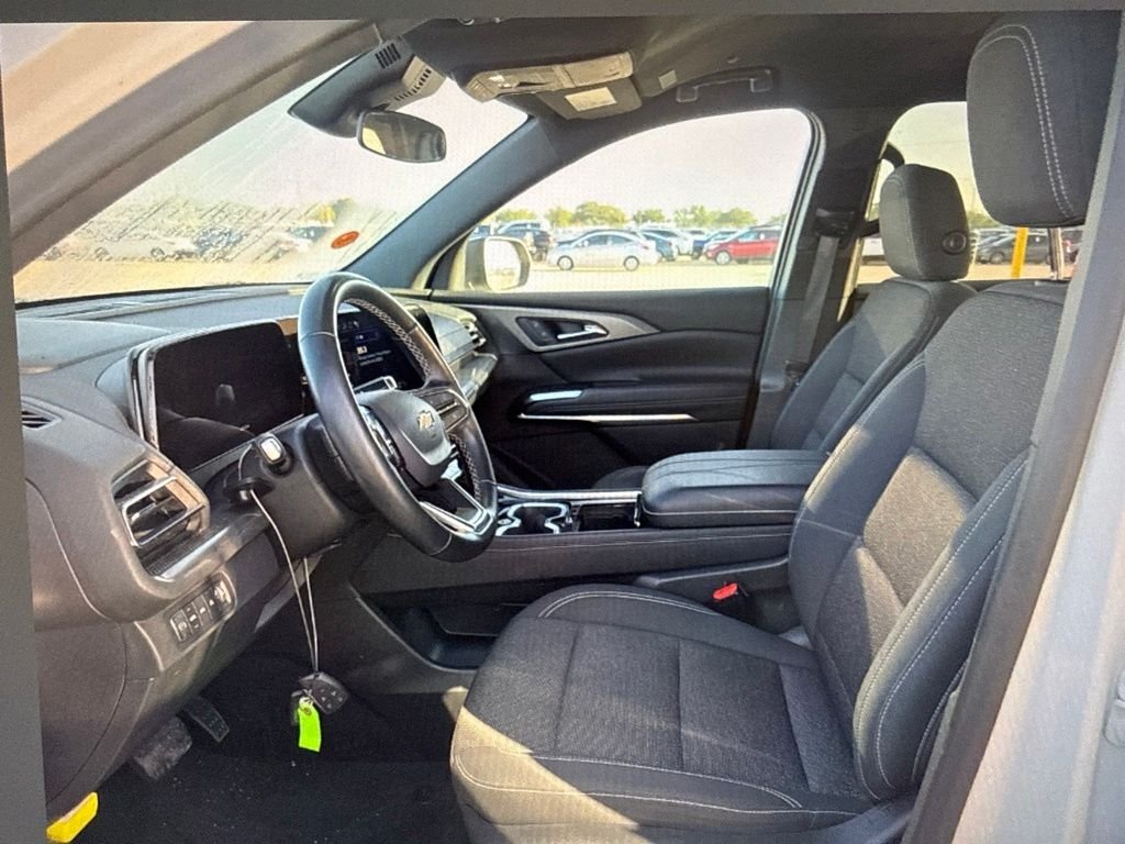 Used 2024 White Chevrolet LT image 6