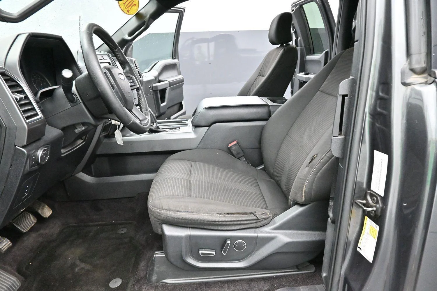 Used 2016 Magnetic Metallic Ford XLT image 14
