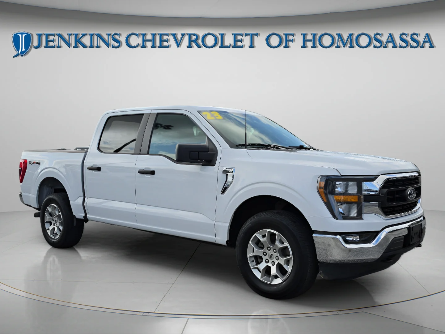 Used 2023 Oxford White Ford XLT image 2