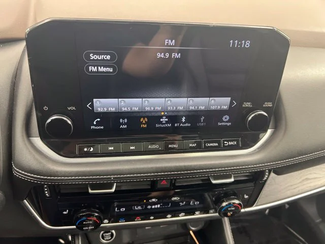 Used 2023 Gray Nissan Platinum image 18