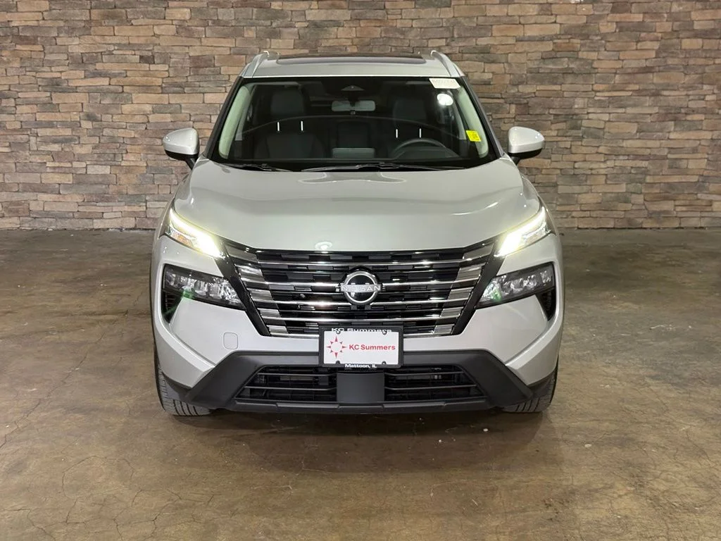 Certified Used 2025 Brilliant Silver Metallic Nissan SV image 2