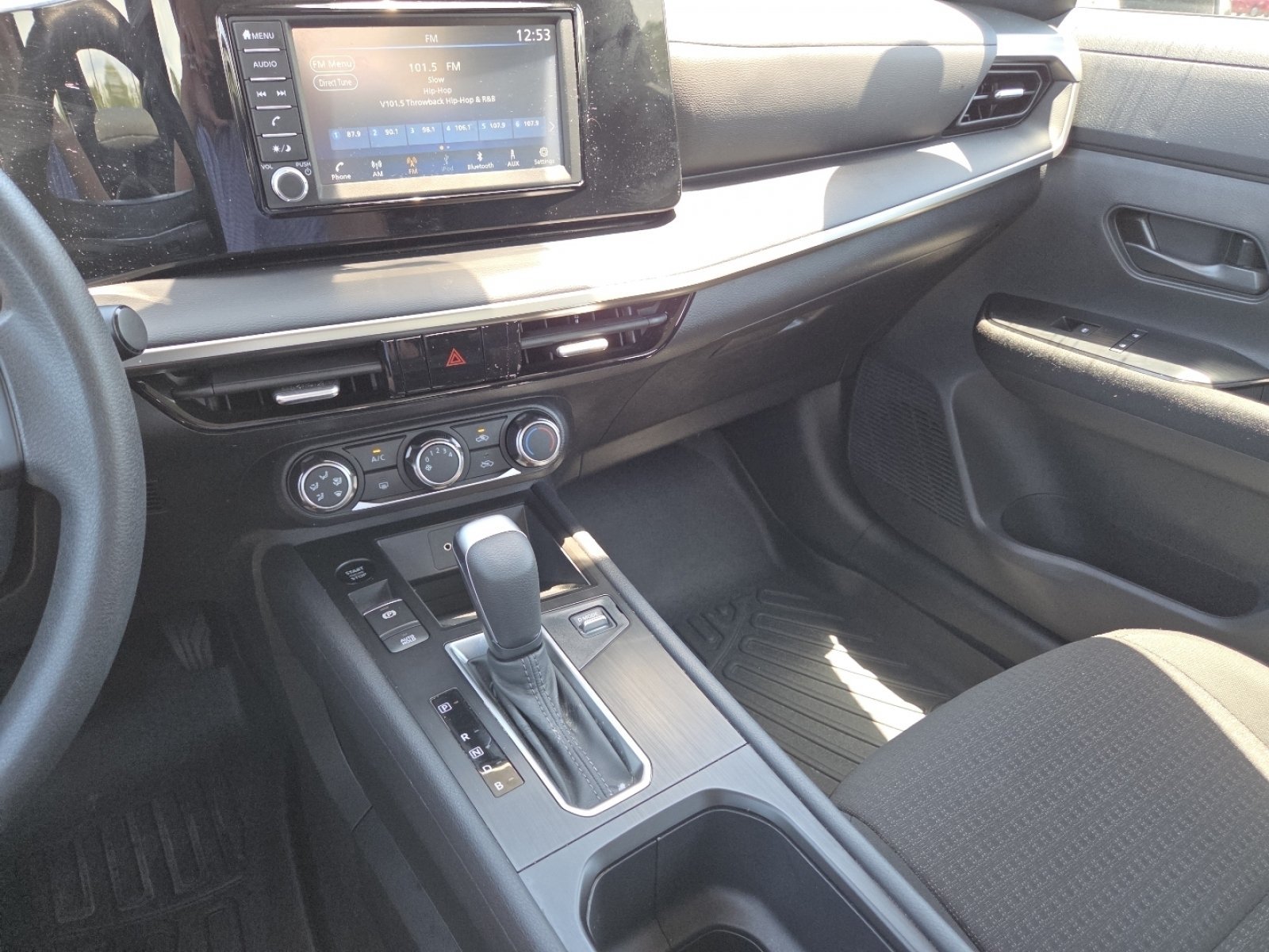 Used 2025 Super Black Nissan S AWD image 27
