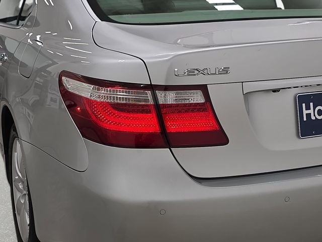 Used 2007 Silver Lexus 460 L image 34