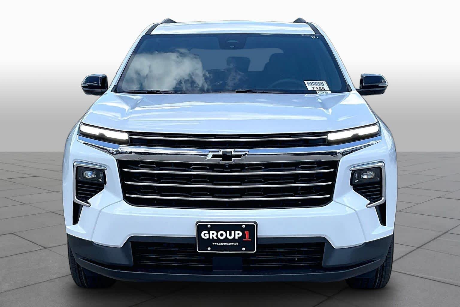 New 2027 Polar White Tricoat Chevrolet LT image 2