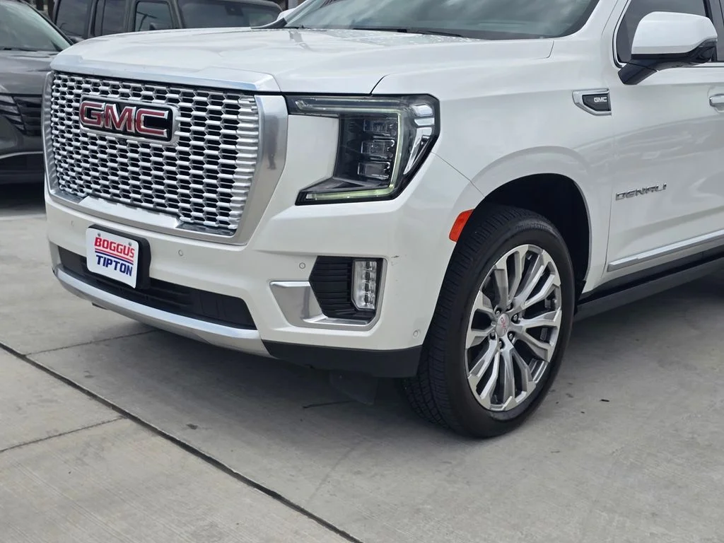Used 2024 White GMC Denali image 9