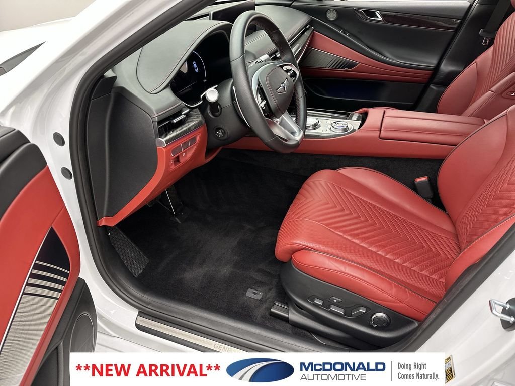 Used 2024 White Genesis 3.5T image 11