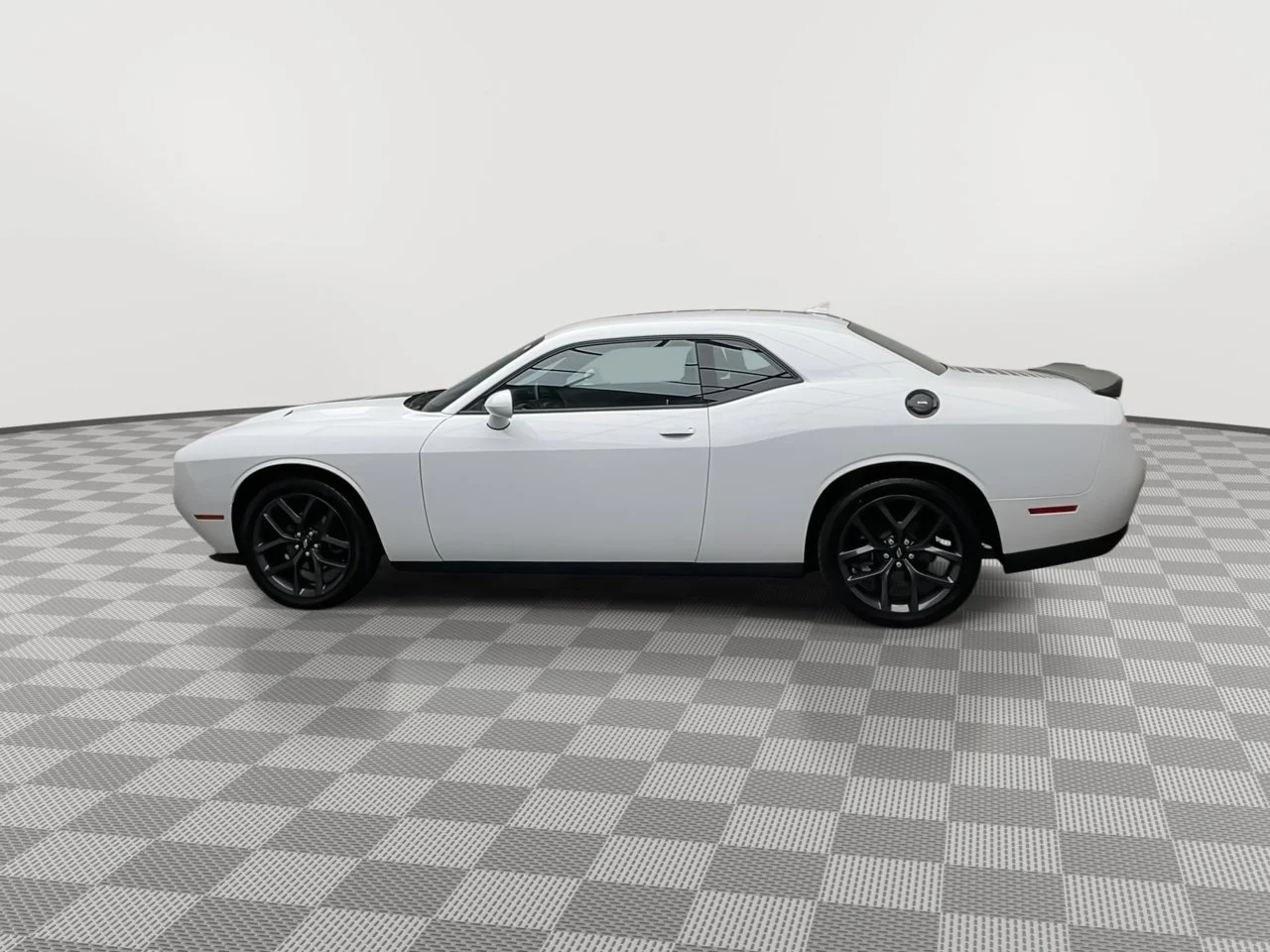 Used 2019 White Dodge SXT image 30