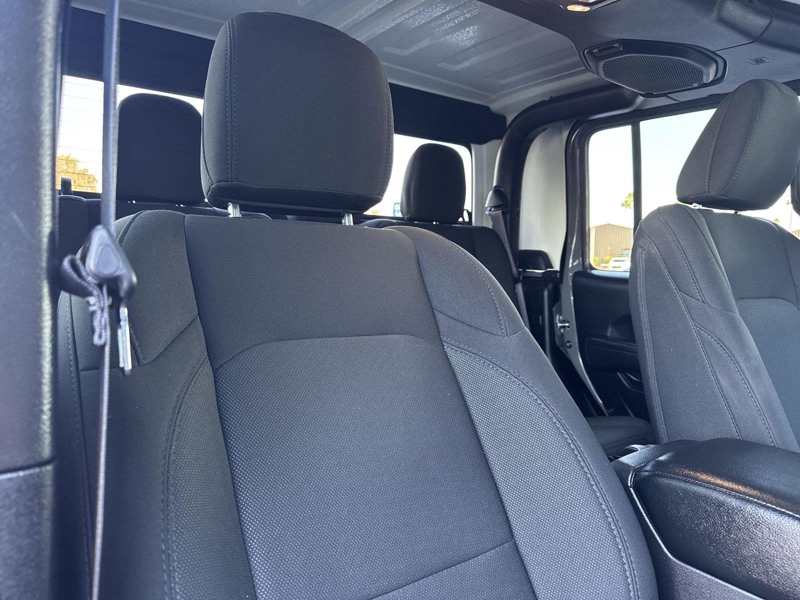 2022 Jeep Gladiator Altitude - Photo 22