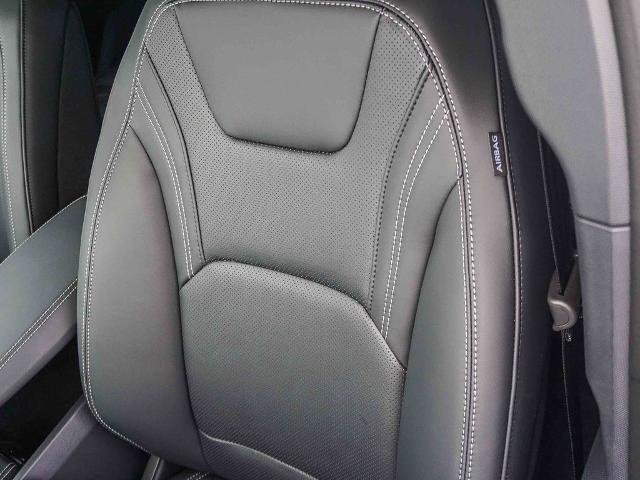 New 2026 Star White Metallic Tri-coat Ford Premium image 46