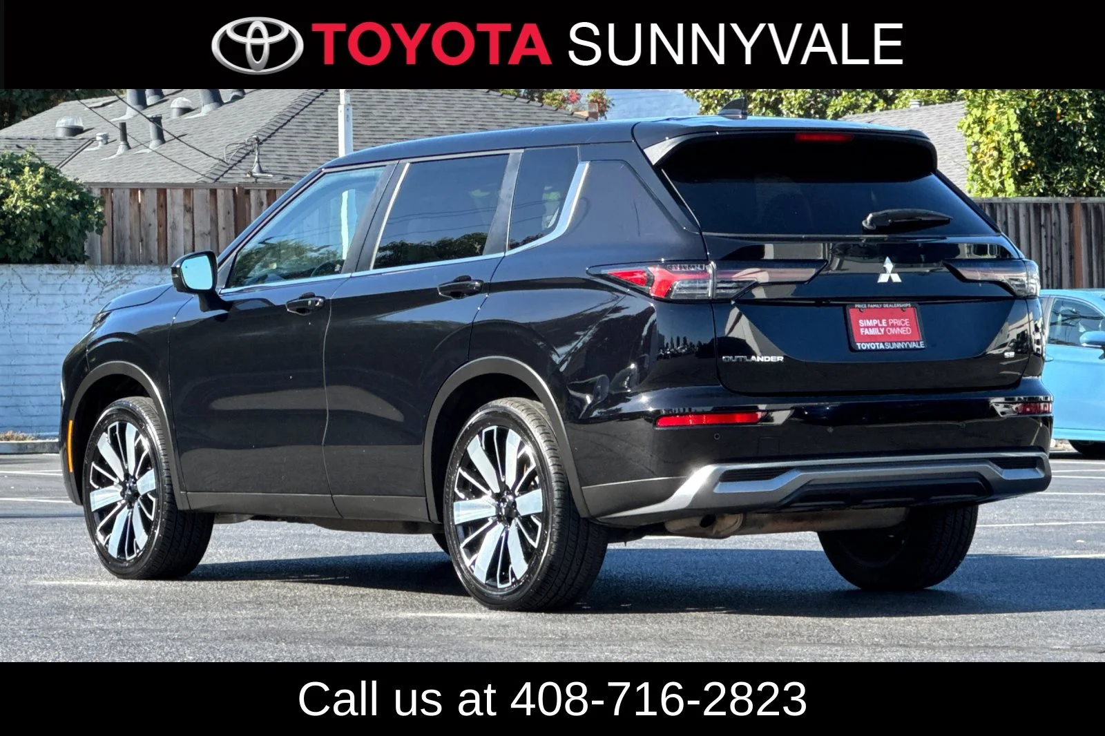Used 2025 Black Mitsubishi SE image 4