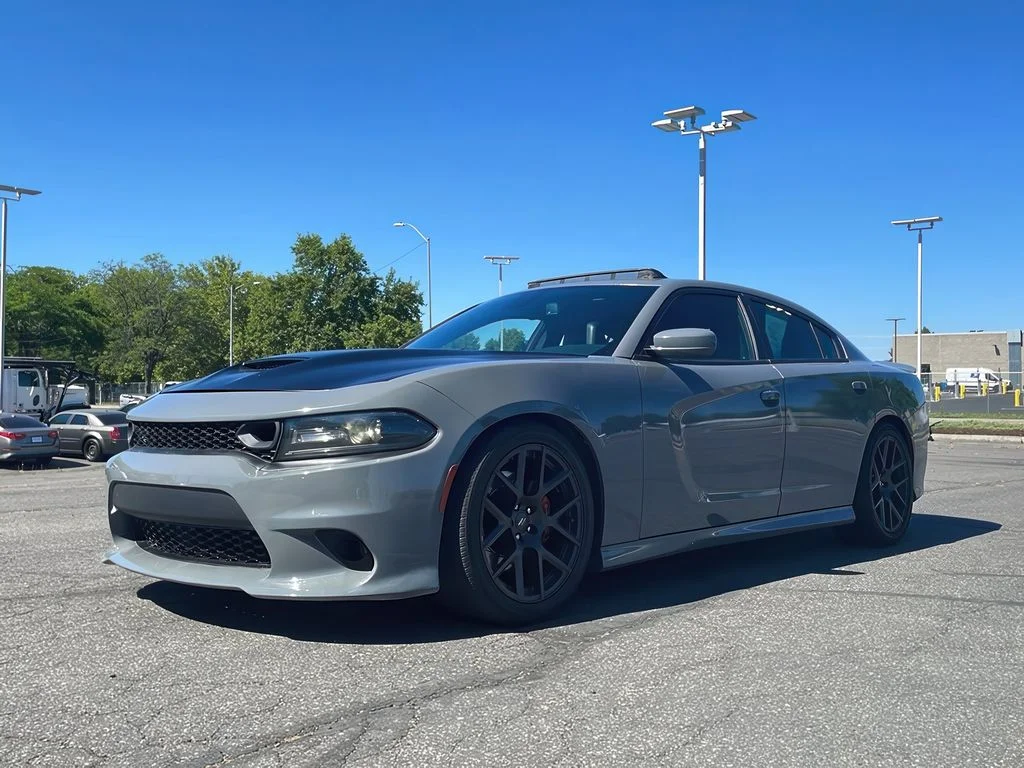 Used 2018 Destroyer Gray Clearcoat Dodge R/T Scat Pack image 31