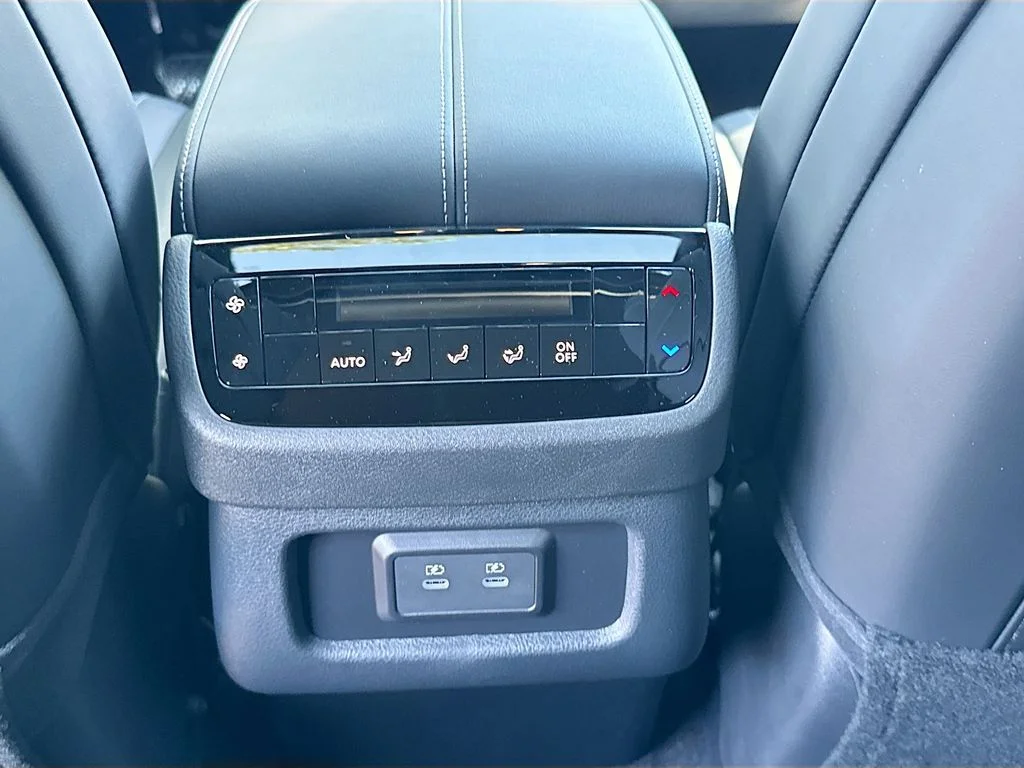 New 2027 GRAPHITE SHADOW INFINITI Luxe AWD image 26
