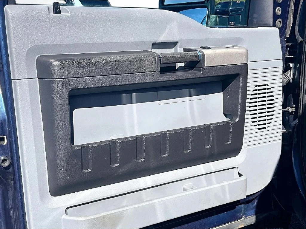 Used 2016 Blue Ford XLT image 16